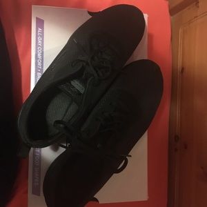 Black sketchers